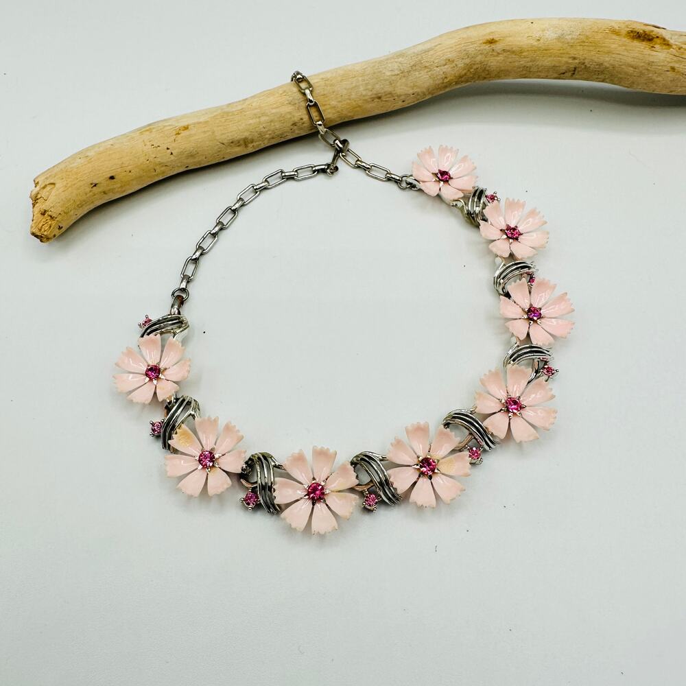 Vintage Lisner 1950s Pink Lucite Flower Necklace Signed Floral Choker